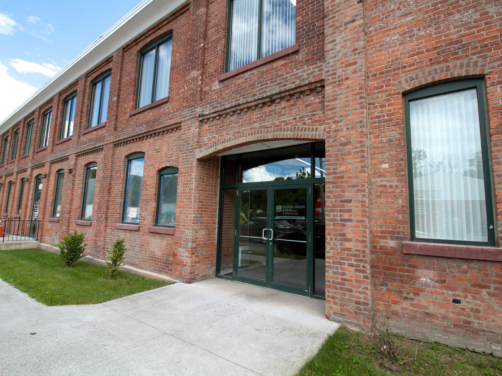 610 Broadway exterior